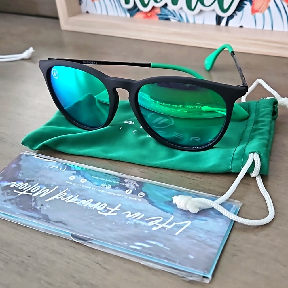 Blenders black frame green mirror North Park Sunglasses